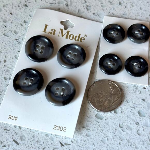 8 NEW Vintage 70s La Mode Gray Black Round 4 Hole Sewing Buttons On Card - Picture 3 of 6